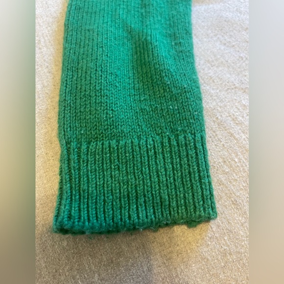 Banana Republic green sweater. Size XS - Picture 6 of 8